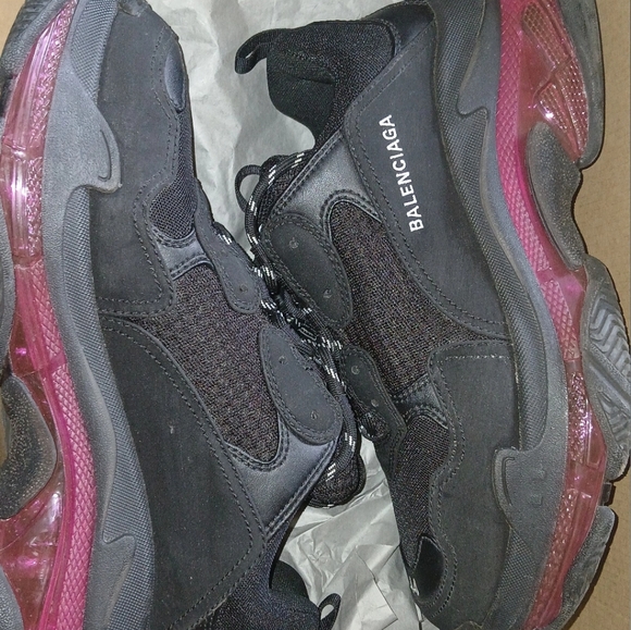 Triple S Balenciagas - Picture 5 of 9
